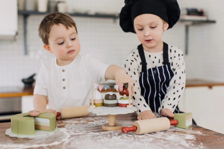 I-10224000-10225000-10736110-Kitchen-play-with-Cookies-and-Cake-2.jpg