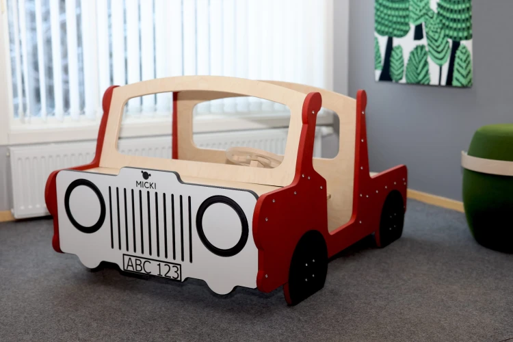 I-12161300-Car-Red-4.jpg