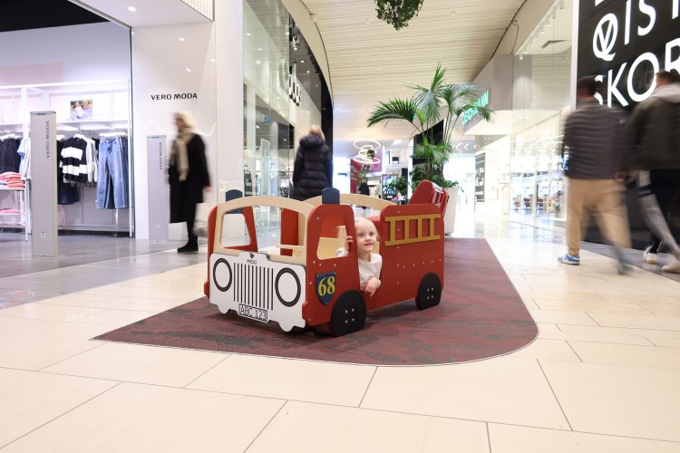 I-12161200-Fire-Truck-in-Mall-1.jpg