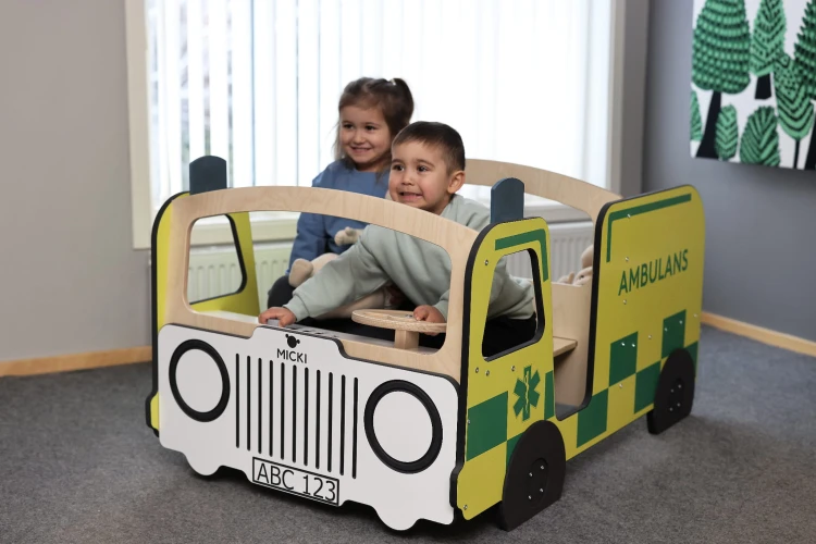 I-12161000-Ambulance-1.jpg