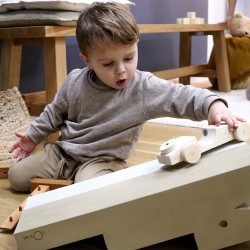 01-104-020-788-crocodile-m-sand-grey-play-2.jpg