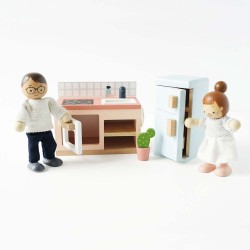 P053-my-doll-family-in-the-kitchen.jpg