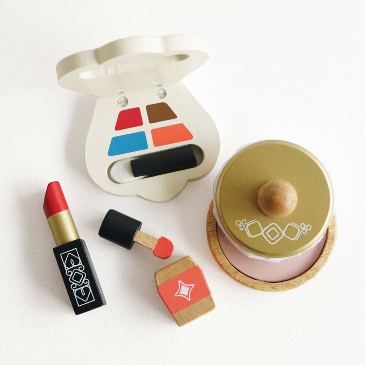 TV293-star-beauty-bag-eye-shadow-nail-vanish.jpg