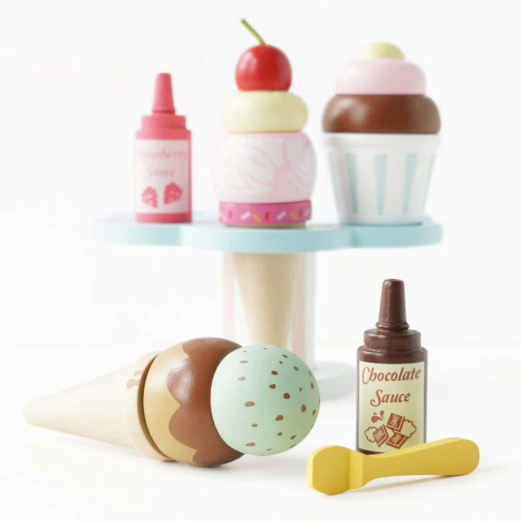 TV310-carlos-gelato-mixed-ice-creams-and-stand-2022.jpg