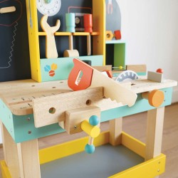TV475-alex-s-workbench-saw-cutting-wood-in-vice-2021.jpg