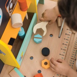 TV475-alex-s-workbench-using-spanner-totighten-nut.jpg