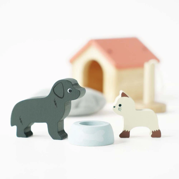 ME043-pet-dog-and-cat-eating-food.jpg