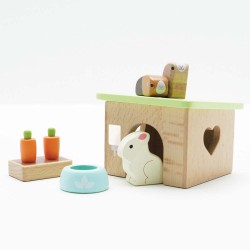 ME045-bunny-and-guinea-drinking-from-feeder.jpg