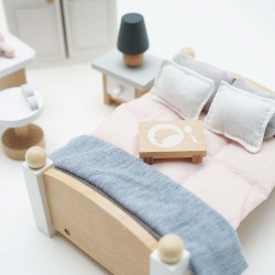 ME057C-daisylane-bedroom-breakfast-tray.jpg