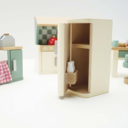 ME059C-daisylane-kitchen-fridge-freezer-milk-bottle-storage.jpg
