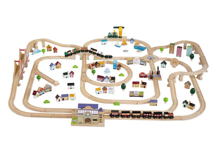 TV700-Train-Track-Main-Image-Layout.jpg