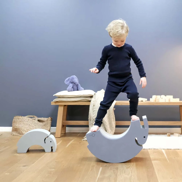 01-101-024-222-elephant-cloudy-blue-play-1.jpg