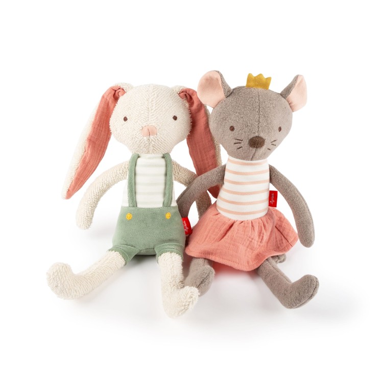6846e9a2d30f2-cuddling-rabbit.jpeg