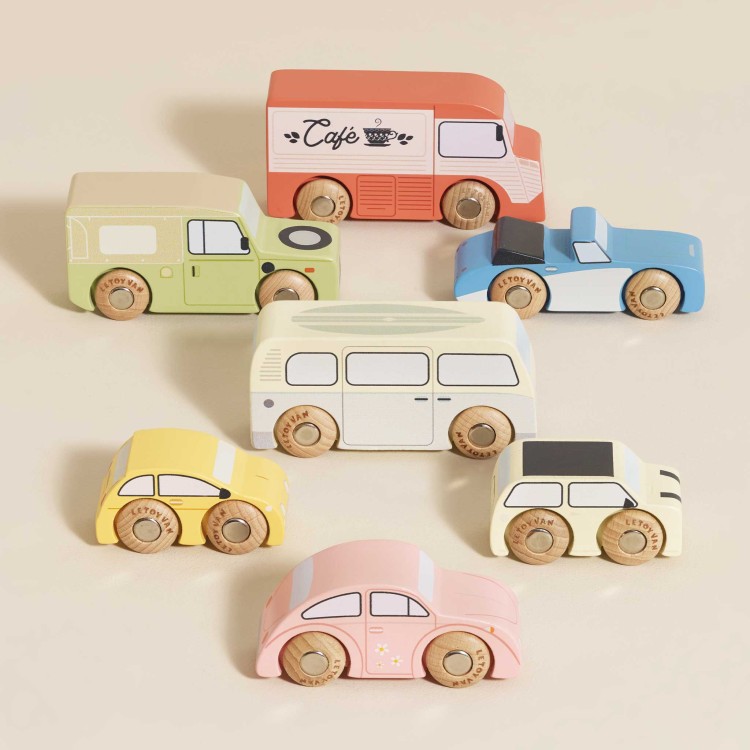 TV443-vintage-toy-car-wooden-toy-pink-red-bllue-yellow-green-classic-vehicles-boy-girl-eco-gift-4-.jpg