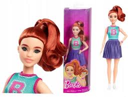 Przejdź do produktu Barbie Fashionistas Lalka Modna Przyjaciółka HYT90 – Lalka w Spódnicy z Bucikami
