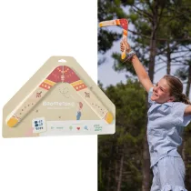 Przejdź do produktu Drewniany bumerang BS Toys — klasyczna zabawka na świeże powietrze (8+)