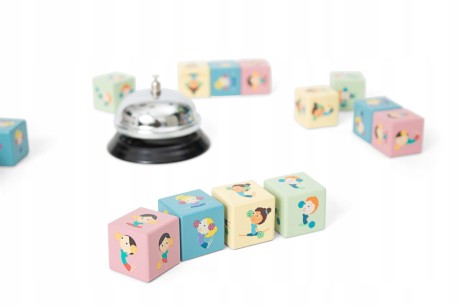 Przejdź do produktu BS Toys Gra pamięciowa „Dopasuj kolejność” — zestaw drewniany z dzwonkiem, 30 kart (wiek 6+)