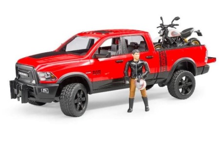 Przejdź do produktu BRUDER BR-02502 Dodge RAM 2500 Power Wagon z motocyklem Ducati Desert Sled – model 1:16, seria Profi, z figurką