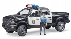 Przejdź do produktu BRUDER Dodge RAM 2500 Power Wagon Policja – Model 1:16 z modułem świetlno‑dźwiękowym i figurką policjanta