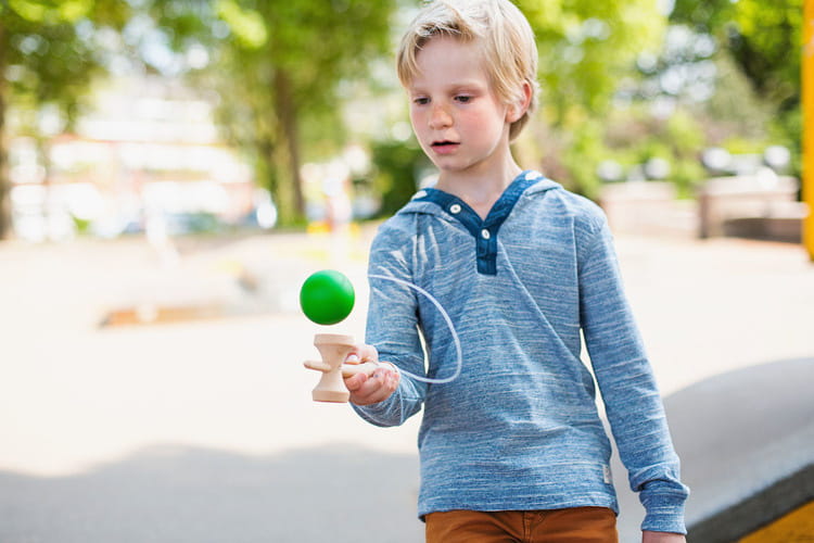 pol_pl_BS-Toys-Kendama-Gra-zrecznosciowa-1228_1.jpg